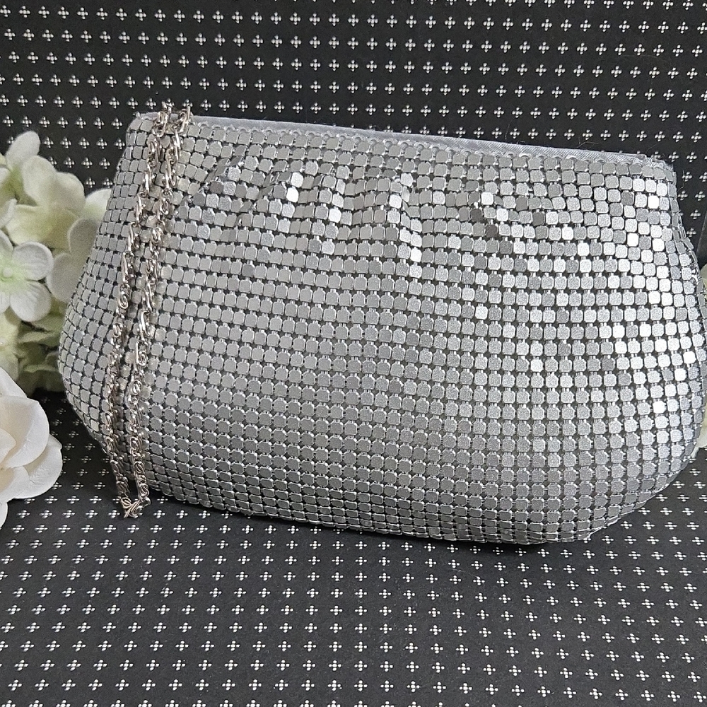 Vintage Silver Metal Mesh Chainmail Evening Bag Clutch Wristlet